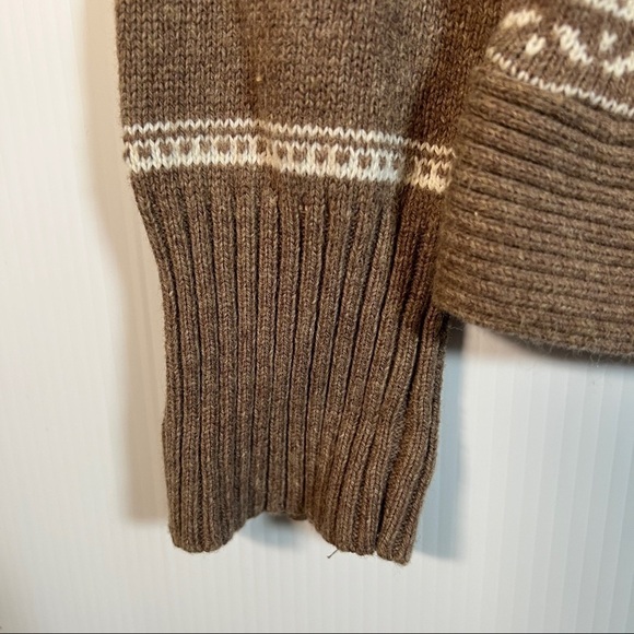 COLUMBIA ZIP CARDIGAN Size XS Brown/white design. Pockets Full Front Zip, Collar - Picture 4 of 9